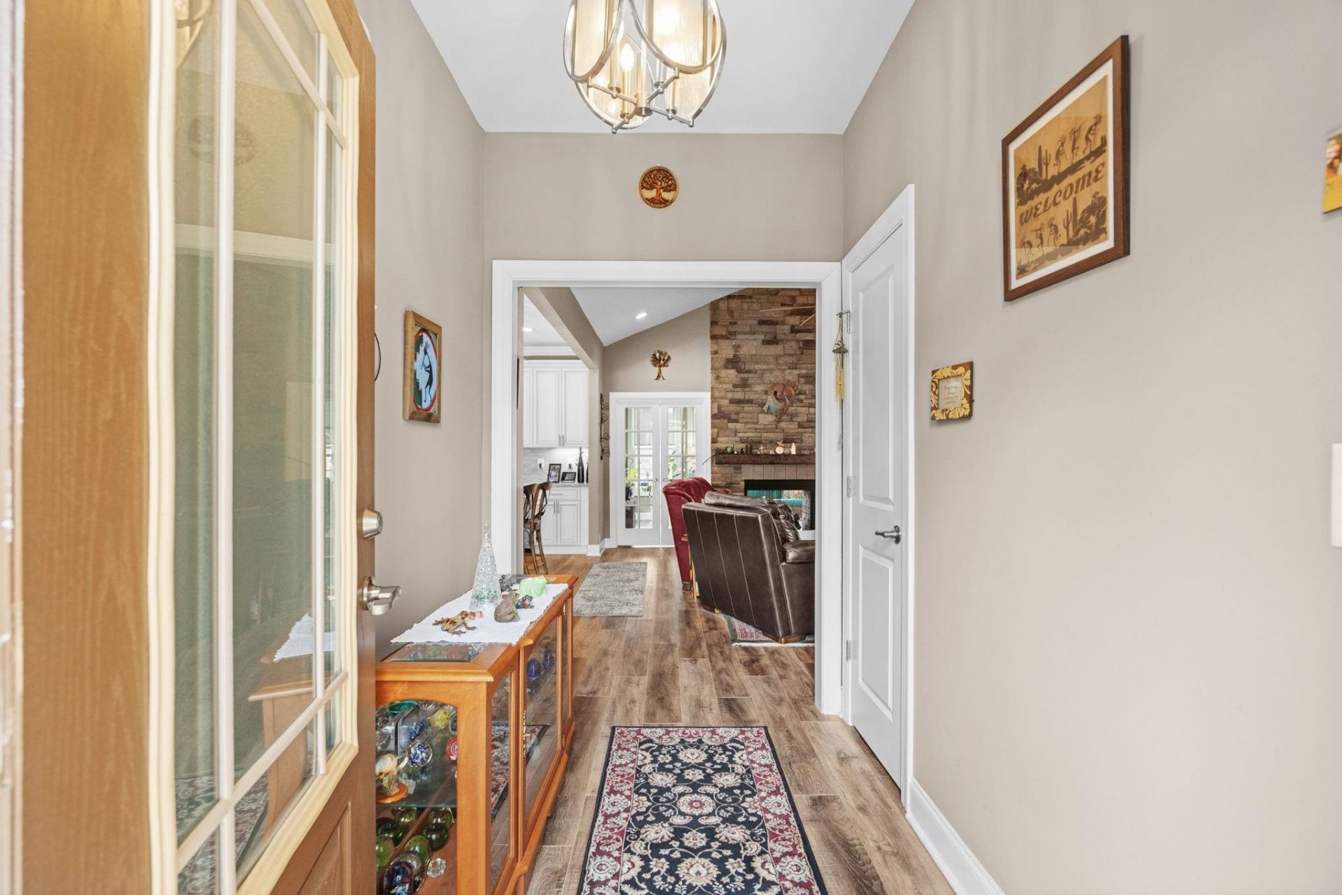 687 Tiger Paw Rd. Photo 5