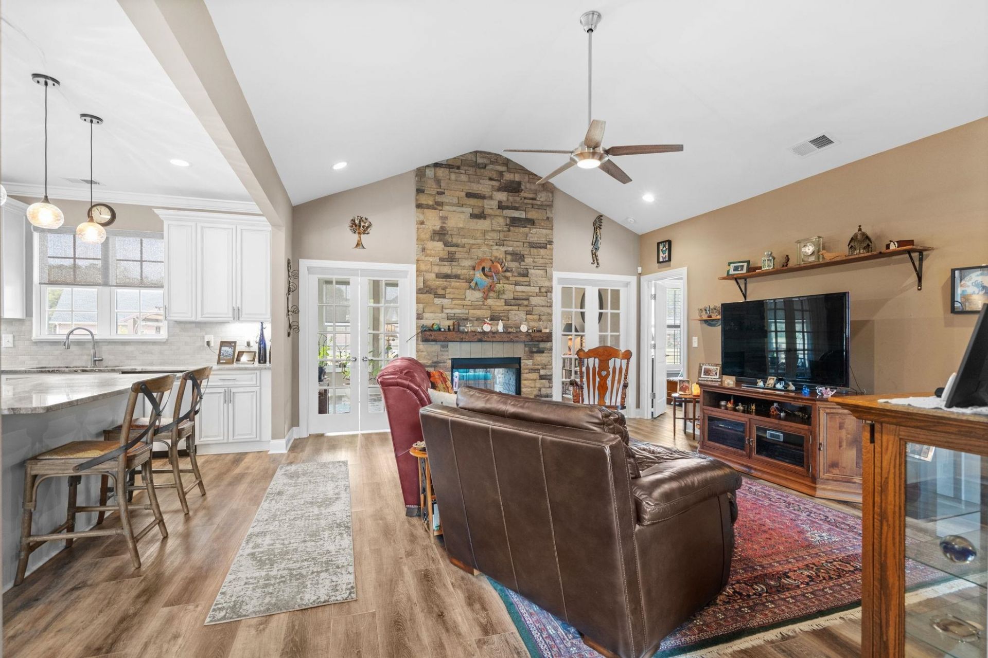 687 Tiger Paw Rd. Photo 7