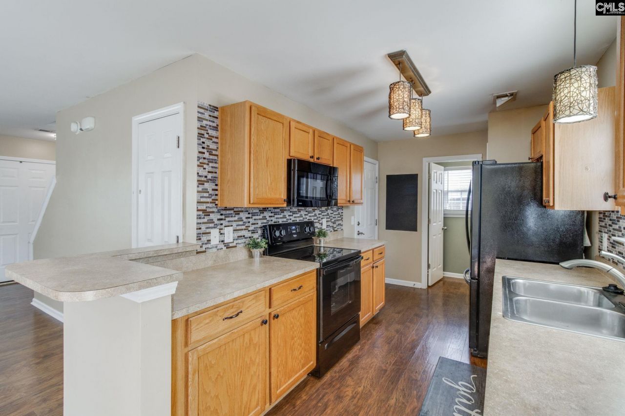 145 Drooping Leaf Drive  Photo 6