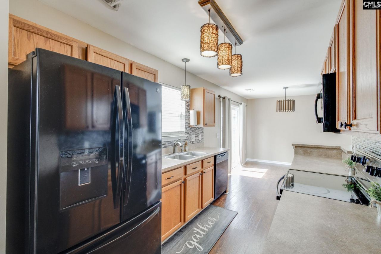 145 Drooping Leaf Drive  Photo 7