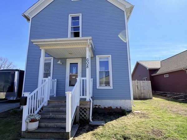 608 W Cedar Street , Leroy, IL 61752