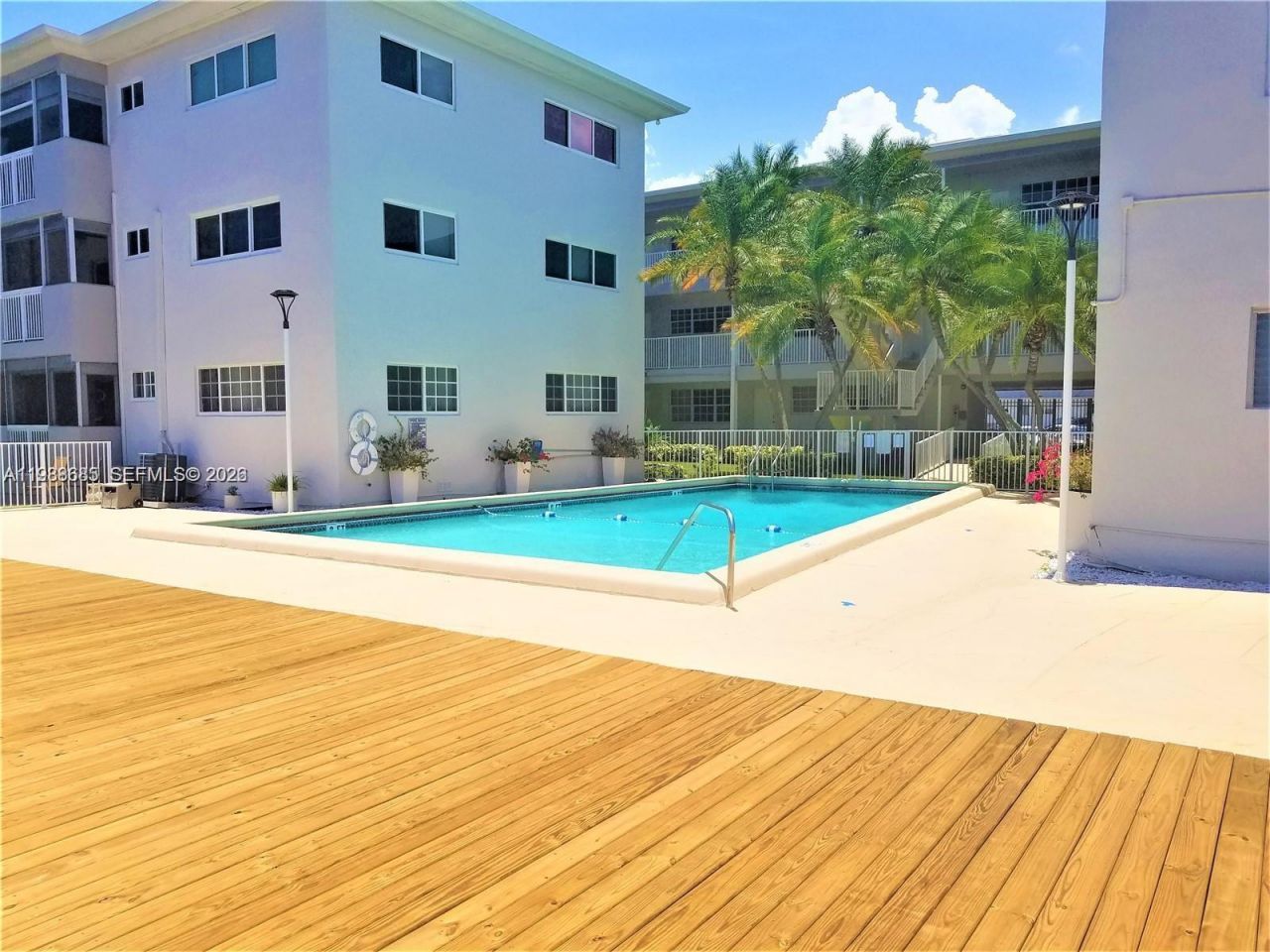 462 Golden Isles Dr , Unit 203, Hallandale Beach, FL 33009 Photo