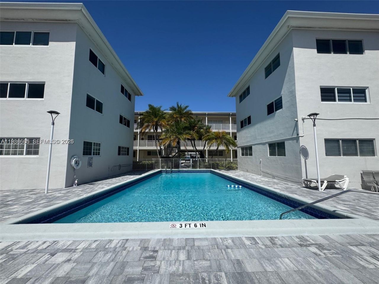 462 Golden Isles Dr , Unit 203, Hallandale Beach, FL 33009 Photo