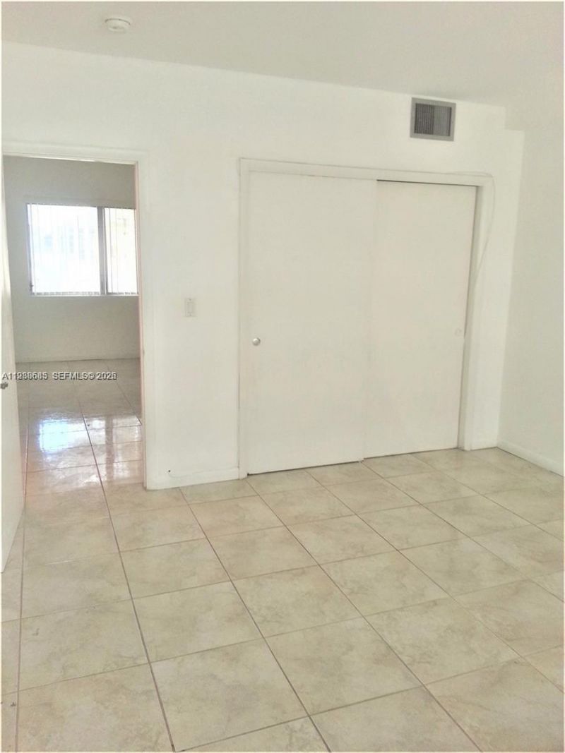 462 Golden Isles Dr , Unit 203, Hallandale Beach, FL 33009 Photo