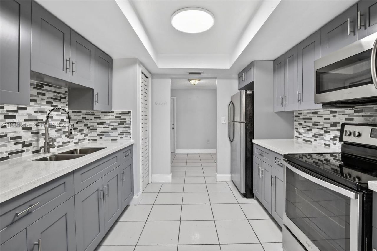 2521 NW 72nd Ave, Unit 2521, Sunrise, FL 33313 Photo