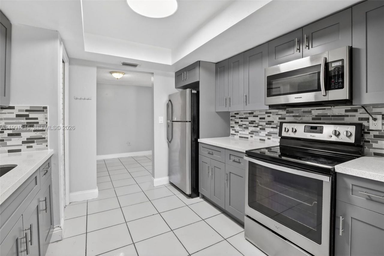 2521 NW 72nd Ave, Unit 2521, Sunrise, FL 33313 Photo