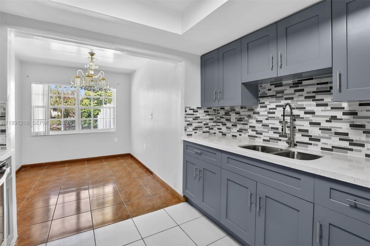 2521 NW 72nd Ave, Unit 2521, Sunrise, FL 33313 Photo