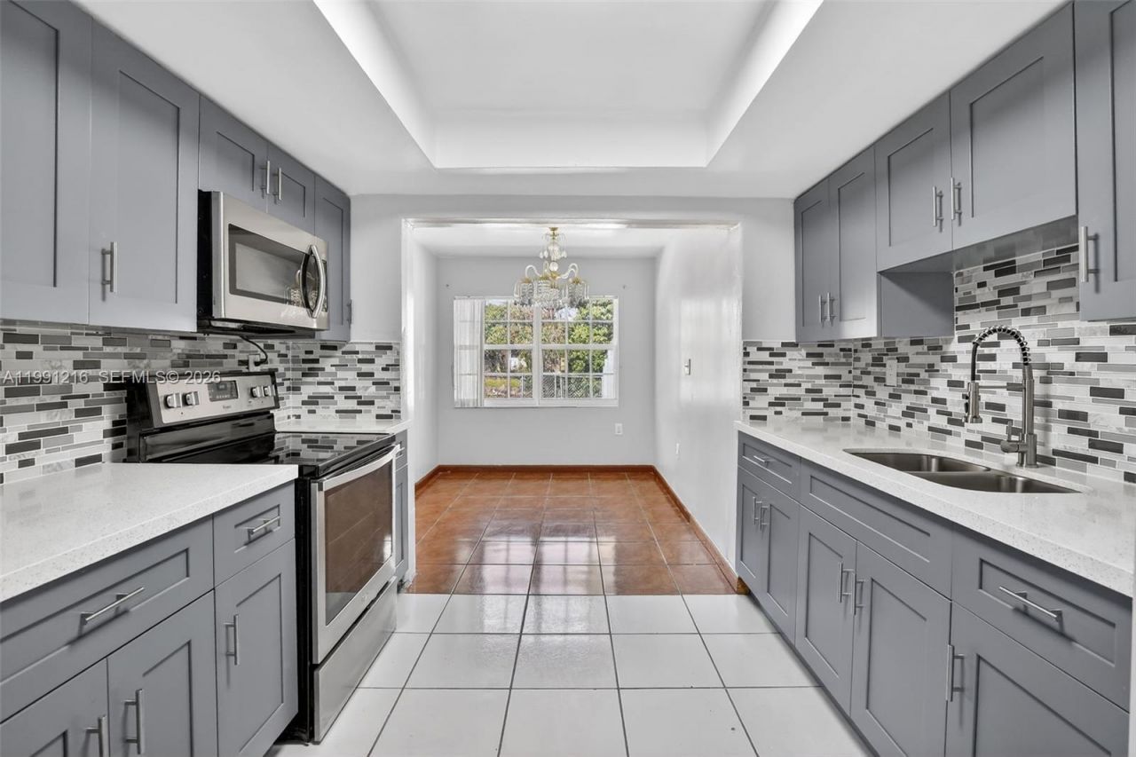 2521 NW 72nd Ave, Unit 2521, Sunrise, FL 33313 Photo