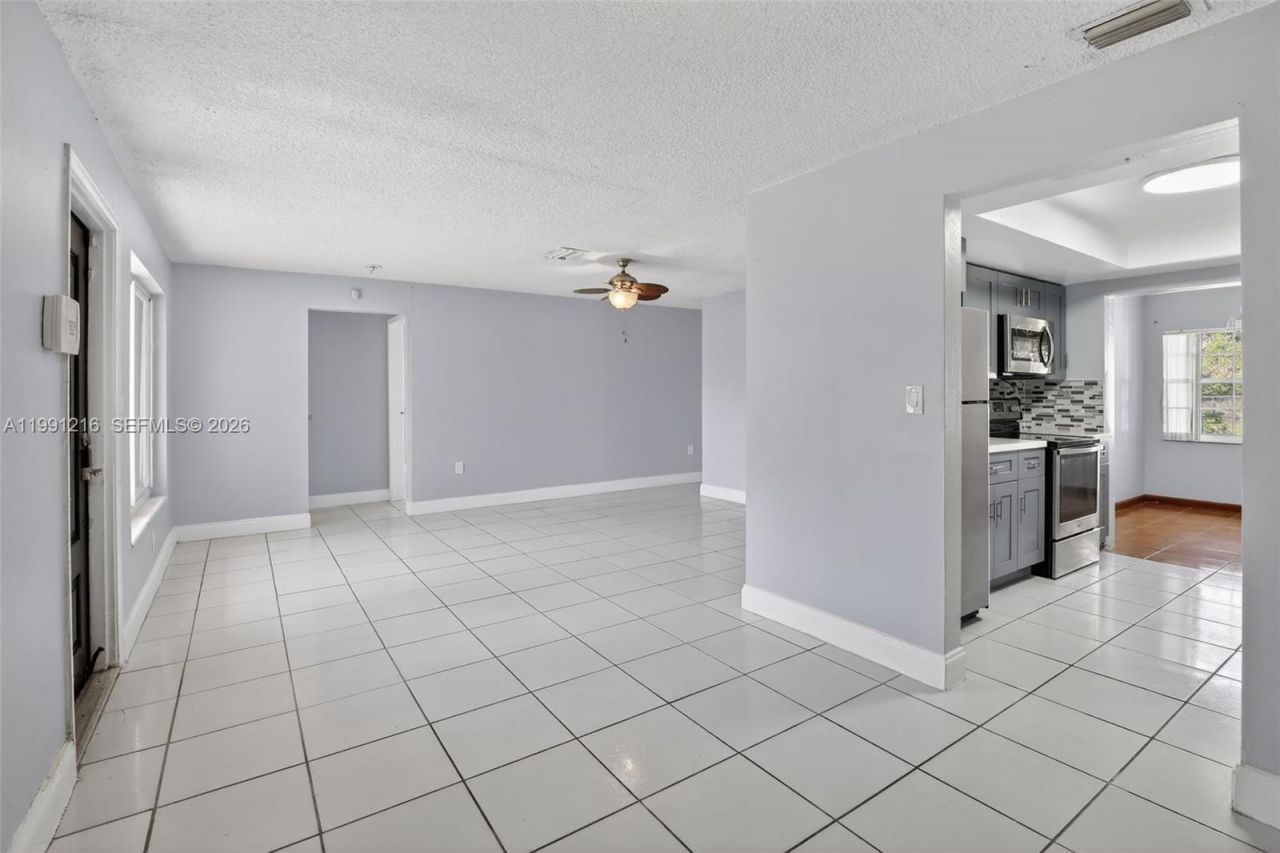 2521 NW 72nd Ave, Unit 2521, Sunrise, FL 33313 Photo