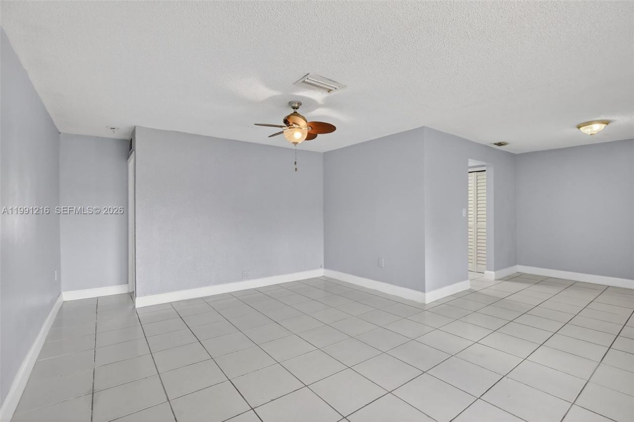 2521 NW 72nd Ave, Unit 2521, Sunrise, FL 33313 Photo