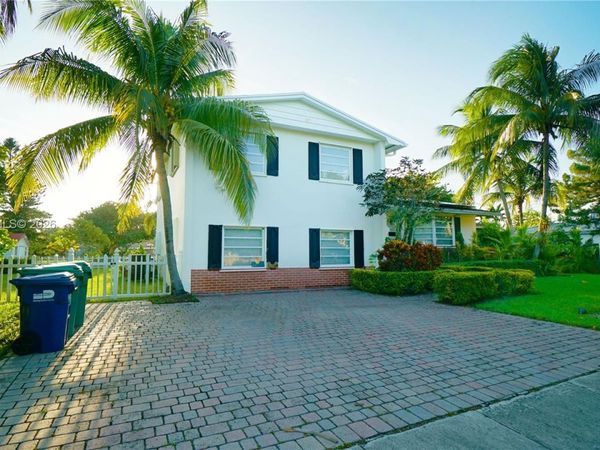 9220 SW 103rd Ave , Miami, FL 33176