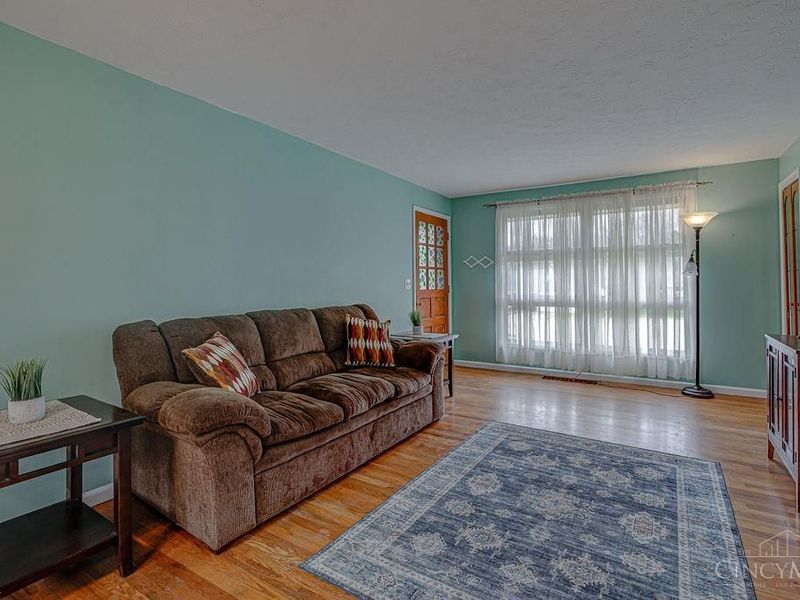 29 Dayspring Terrace, Greenhills, OH 45218 Photo 11