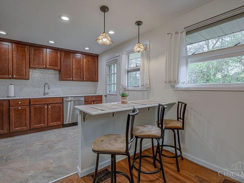 29 Dayspring Terrace, Greenhills, OH 45218 Photo 15