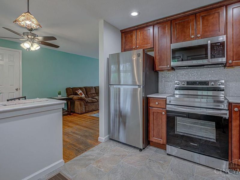 29 Dayspring Terrace, Greenhills, OH 45218 Photo 18