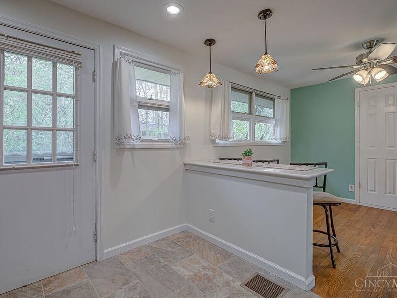 29 Dayspring Terrace, Greenhills, OH 45218 Photo 19