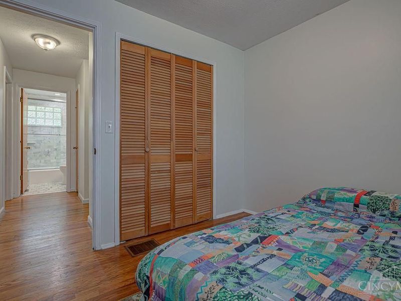 29 Dayspring Terrace, Greenhills, OH 45218 Photo 21