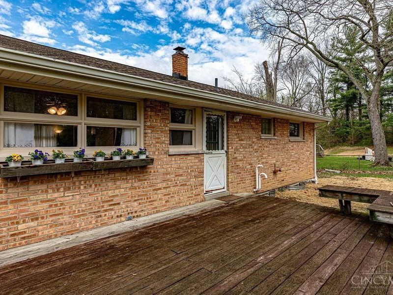 29 Dayspring Terrace, Greenhills, OH 45218 Photo 6