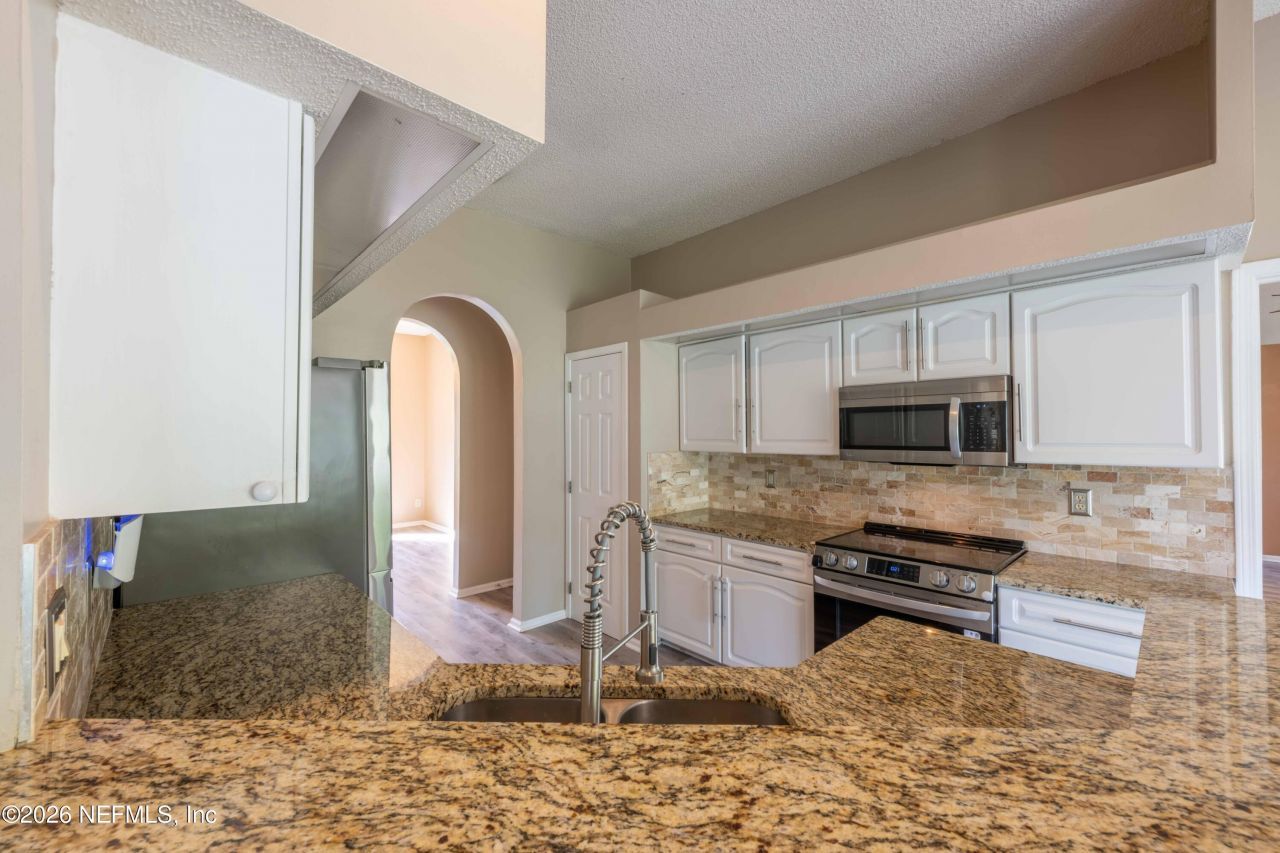 7940 Ortega Bluff Parkway, Jacksonville, FL 32244 Photo