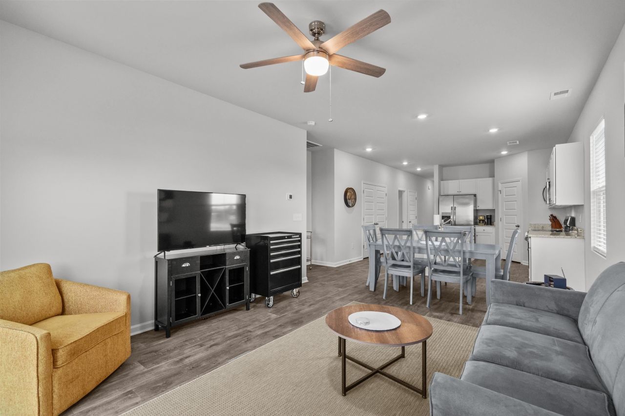 135 Talladega Dr.  Photo 10