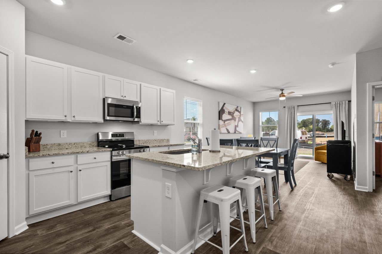 135 Talladega Dr.  Photo 6