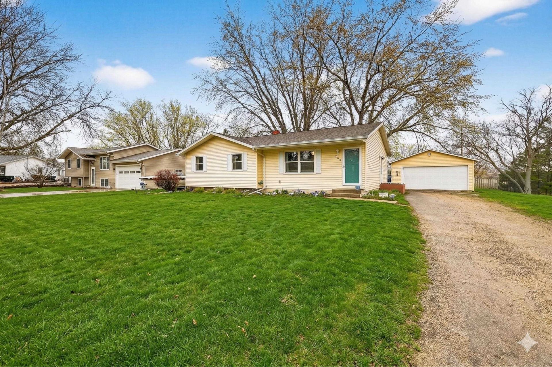 209 Midvale Drive, Marshall, WI 53559 Main Photo