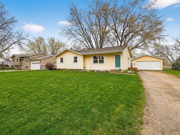 209 Midvale Drive, Marshall, WI 53559