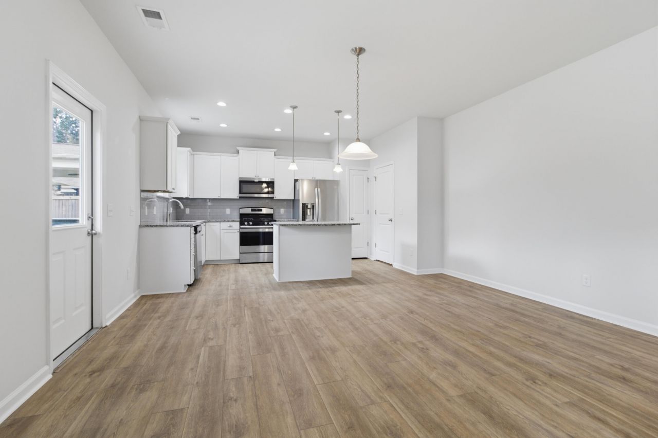 228 Hayworth Road Photo 11