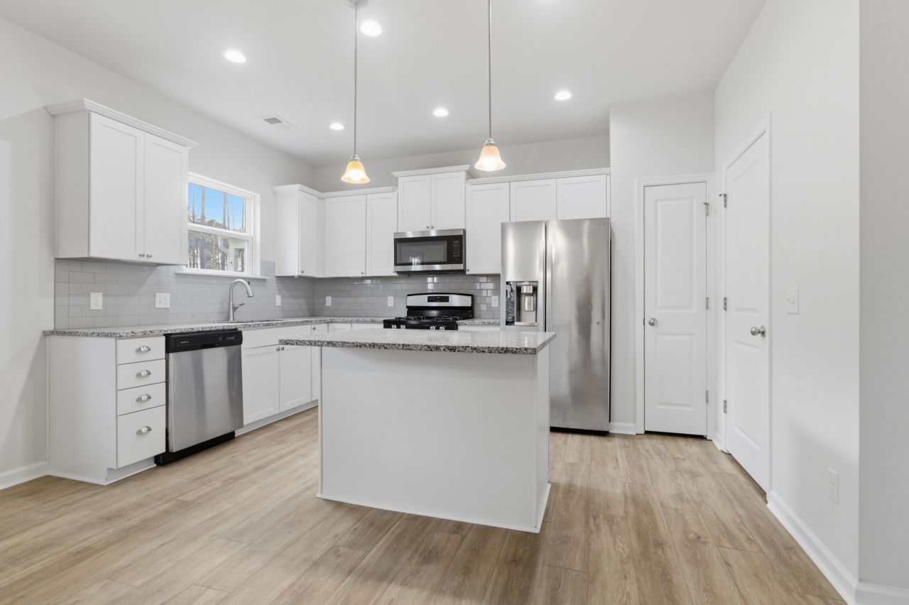 228 Hayworth Road Photo 12