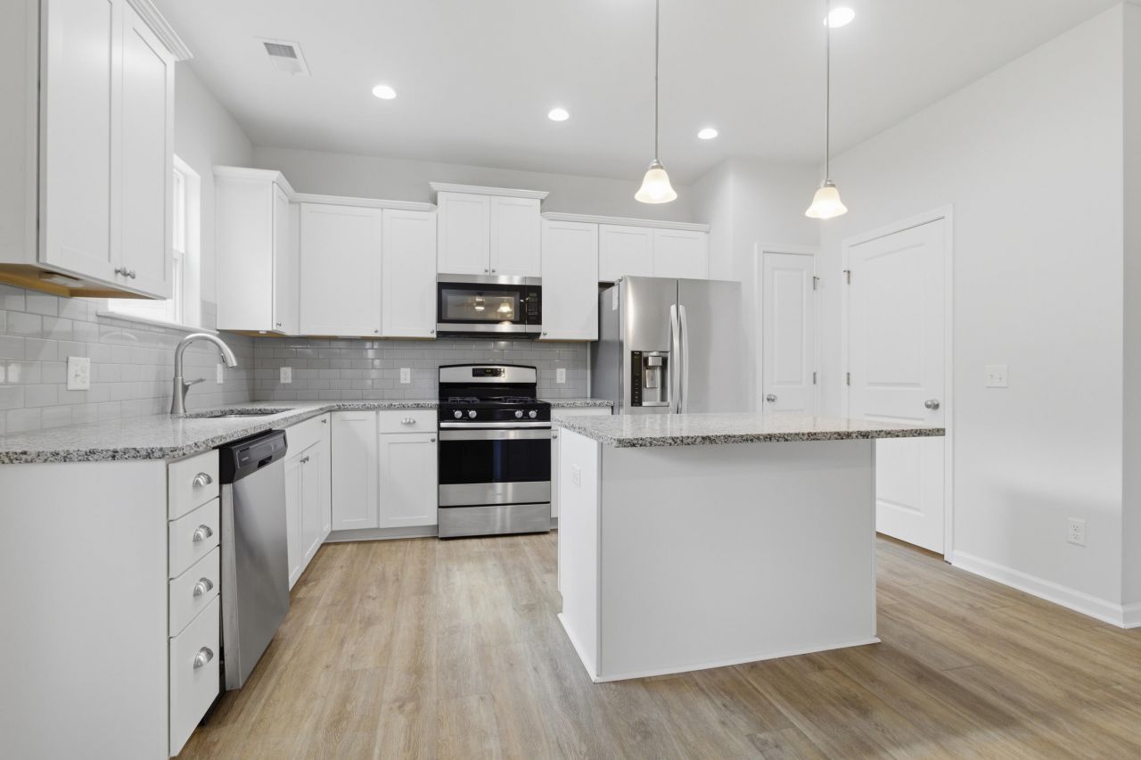 228 Hayworth Road Photo 13