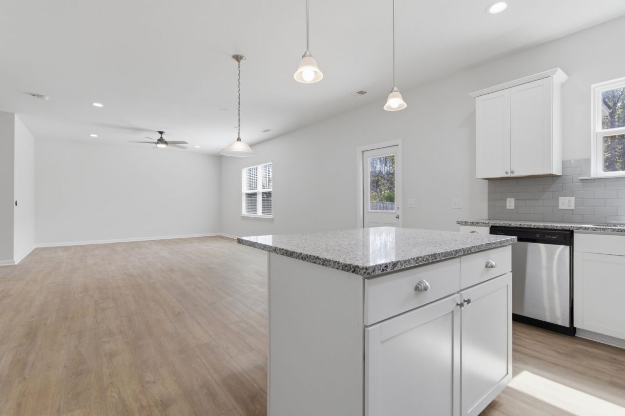 228 Hayworth Road Photo 16