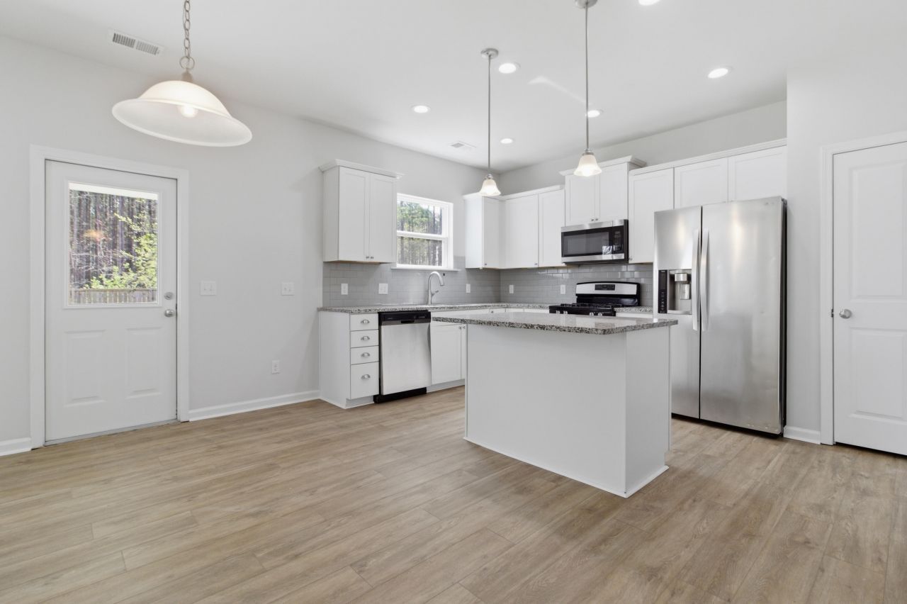 228 Hayworth Road Photo 17