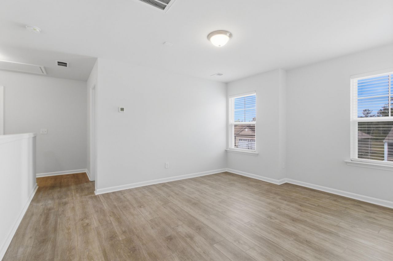 228 Hayworth Road Photo 22