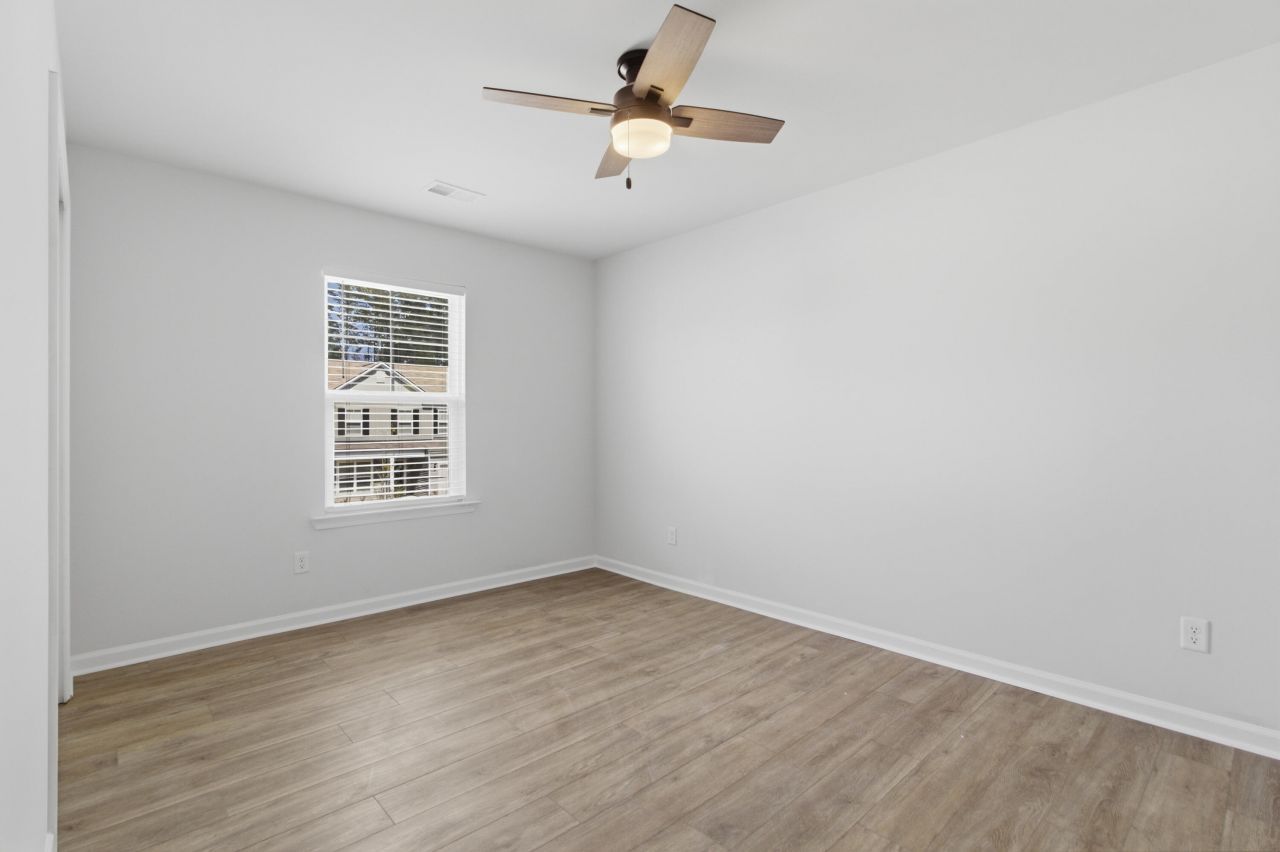 228 Hayworth Road Photo 29