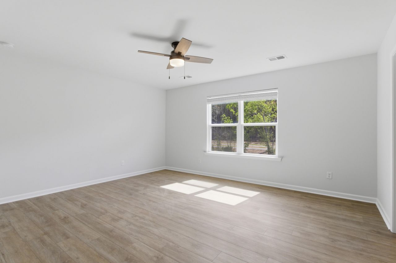 228 Hayworth Road Photo 32