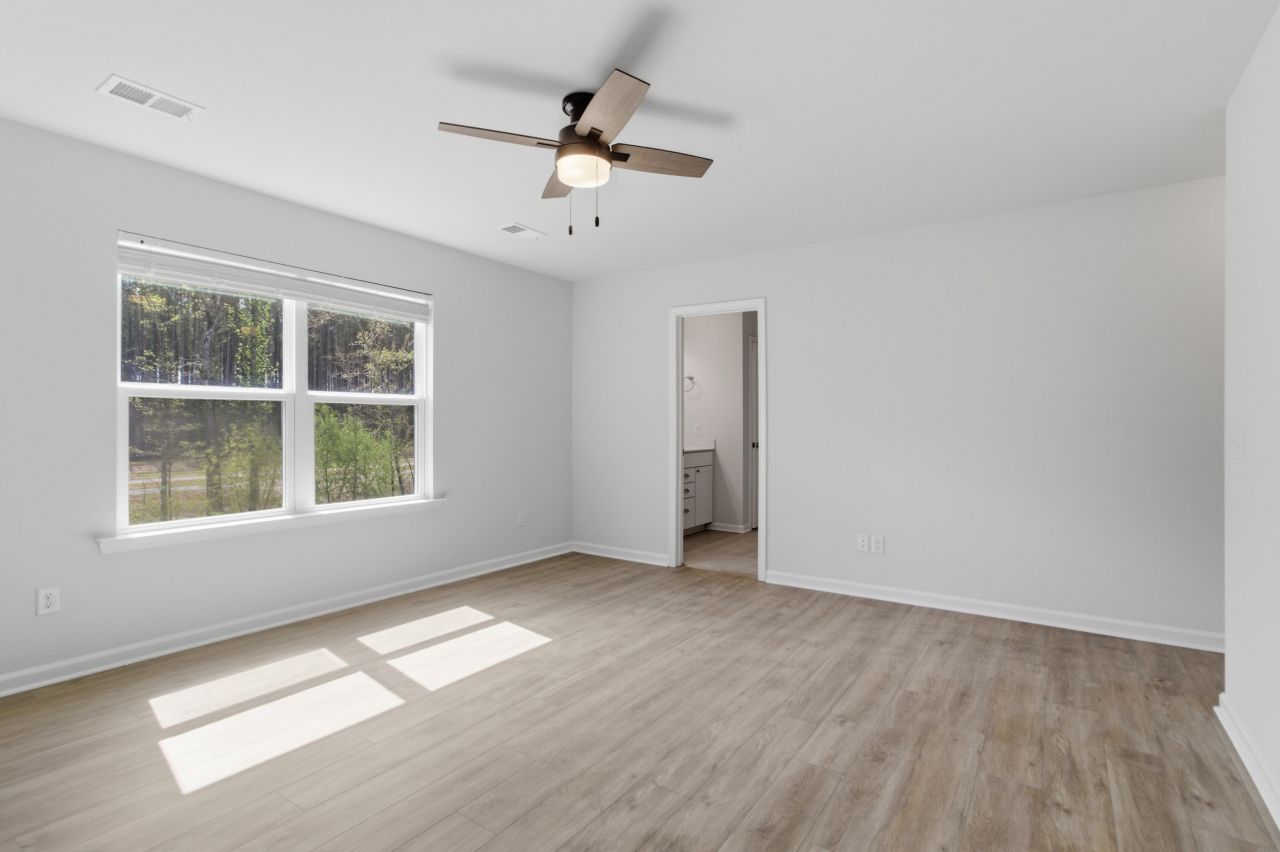 228 Hayworth Road Photo 33