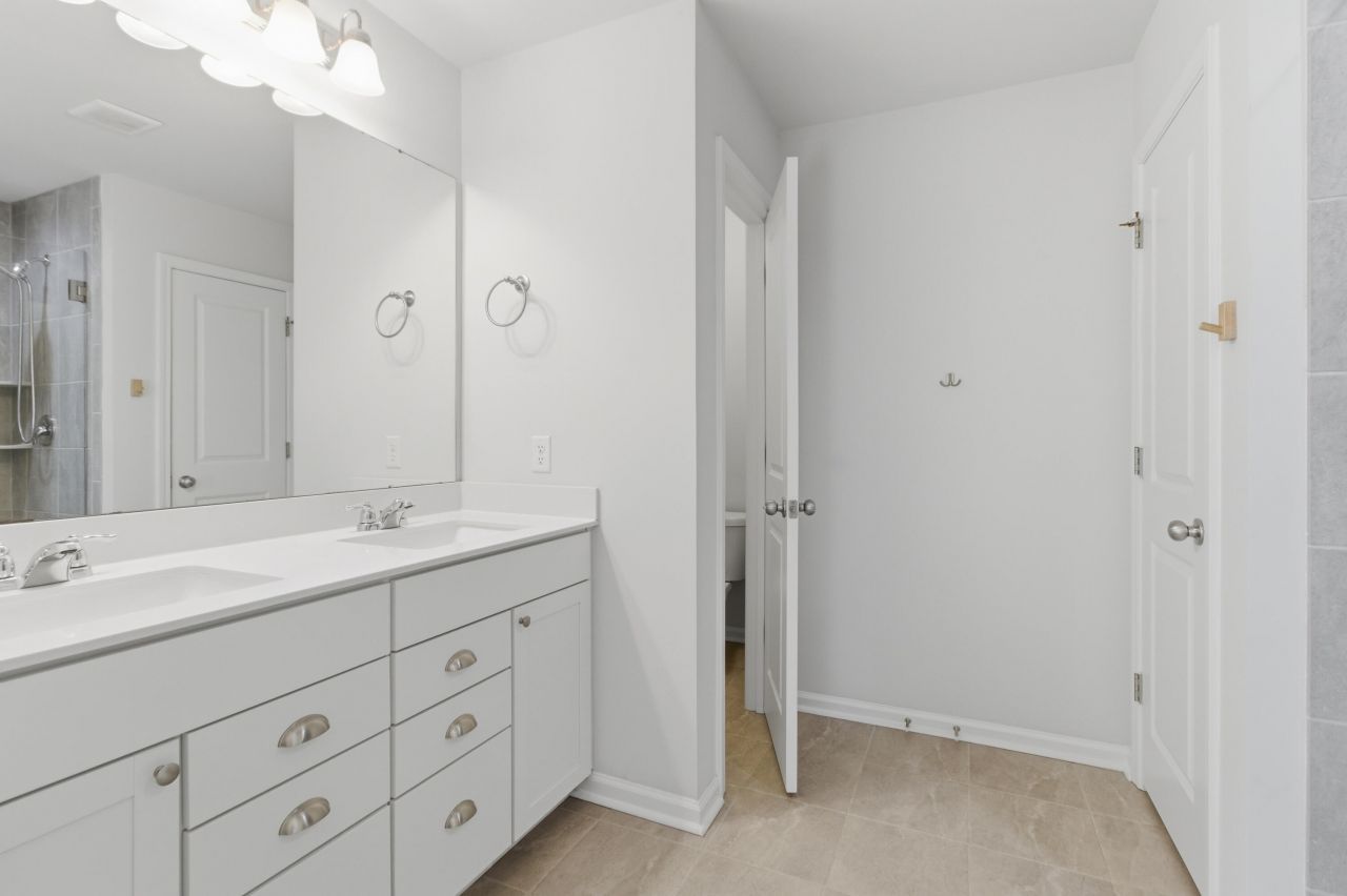 228 Hayworth Road Photo 36