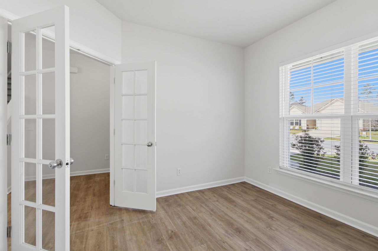 228 Hayworth Road Photo 6