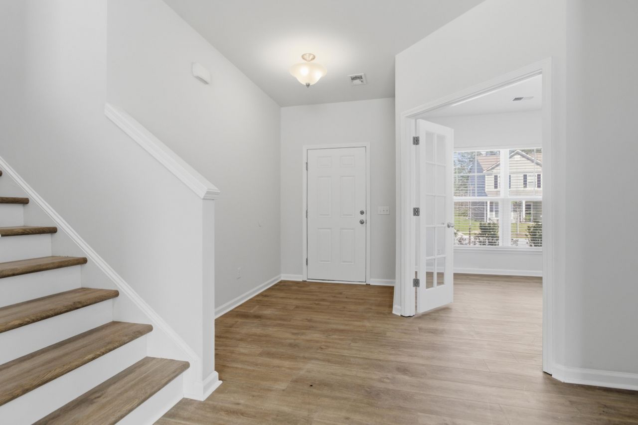 228 Hayworth Road Photo 7