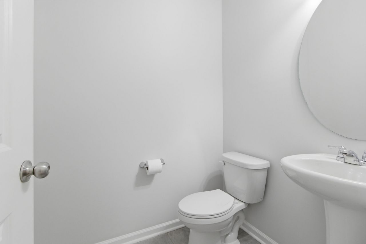 228 Hayworth Road Photo 8