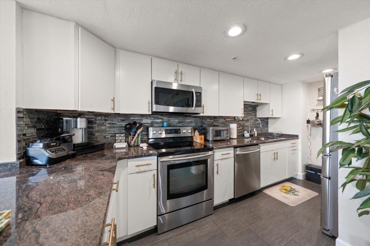 470 3rd Street S, Unit 403, Saint Petersburg, FL 33701 Photo