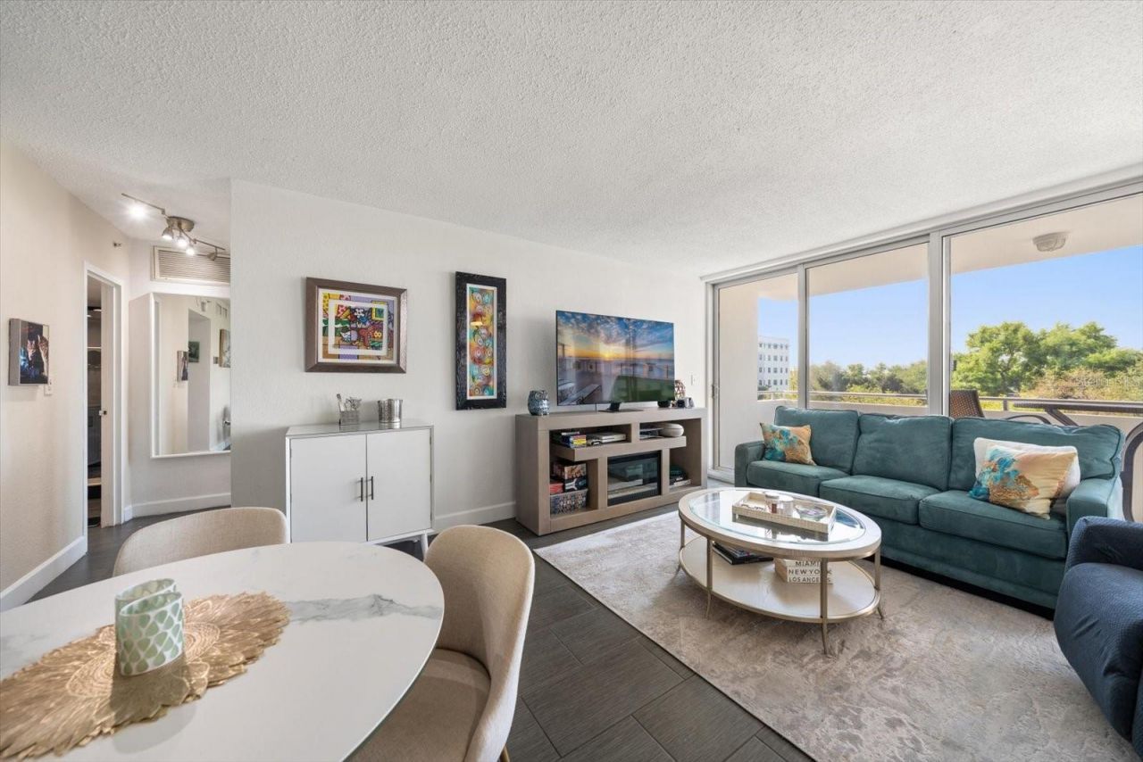 470 3rd Street S, Unit 403, Saint Petersburg, FL 33701 Photo