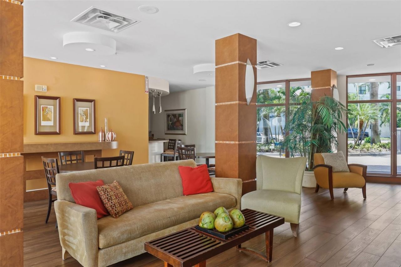 470 3rd Street S, Unit 413, Saint Petersburg, FL 33701 Photo