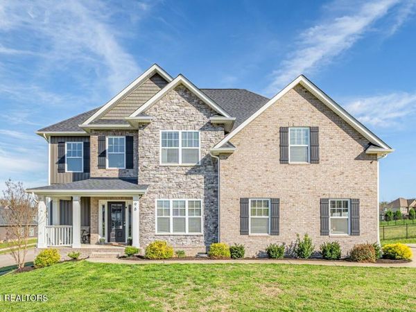 98 E Elderberry St, Oak Ridge, TN 37830