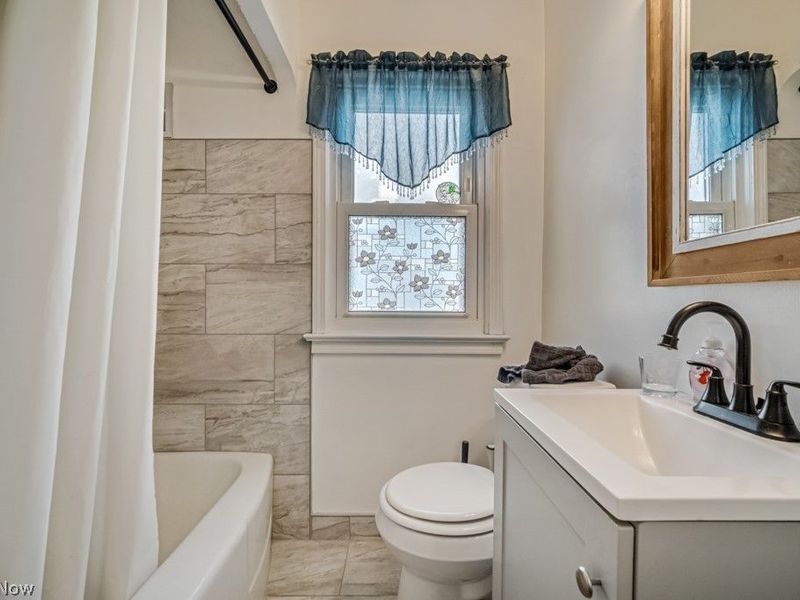 8023 Ivandale, Parma, OH 44129 Photo 14