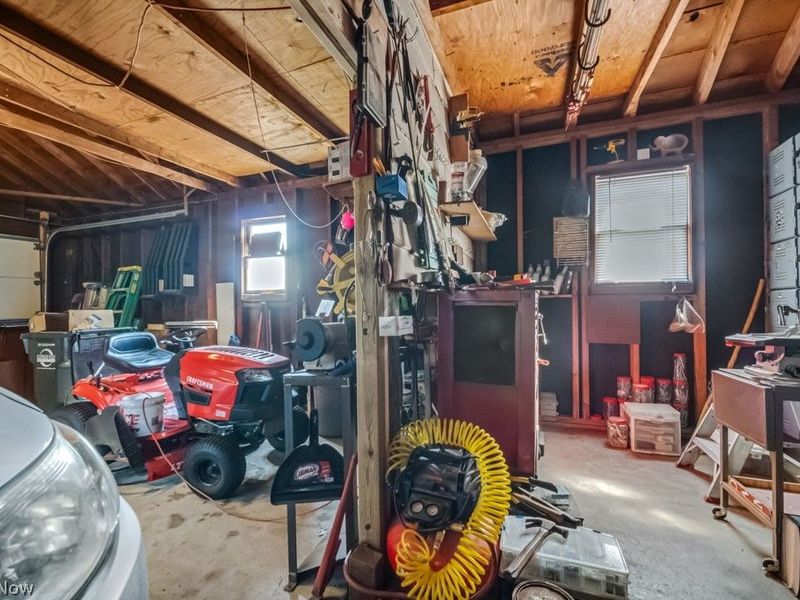 8023 Ivandale, Parma, OH 44129 Photo 15