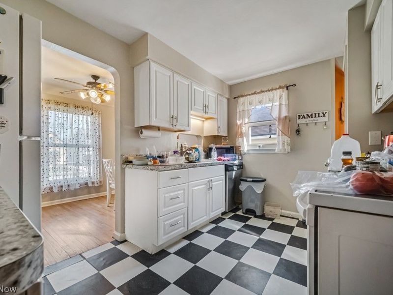 8023 Ivandale, Parma, OH 44129 Photo 17