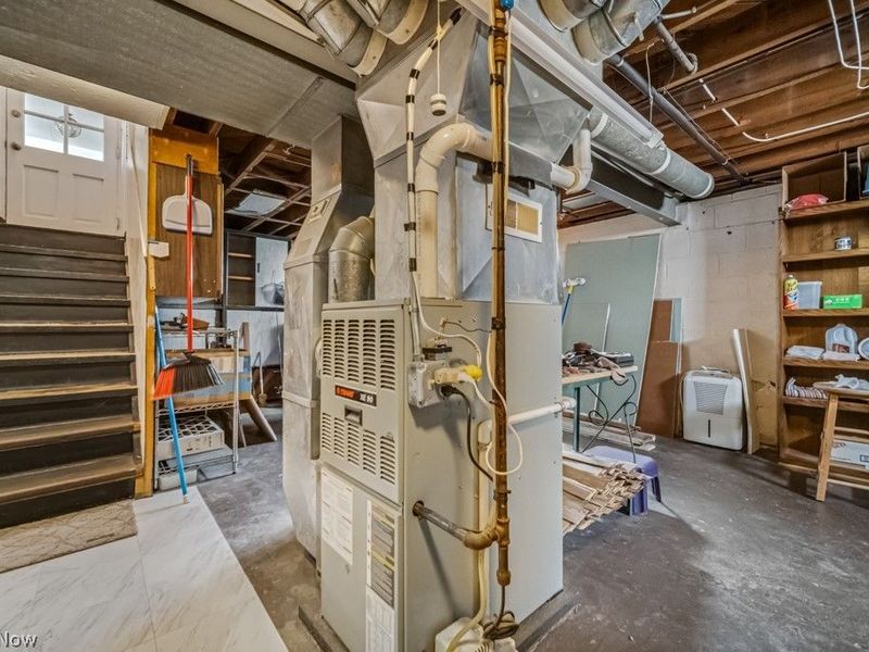 8023 Ivandale, Parma, OH 44129 Photo 28