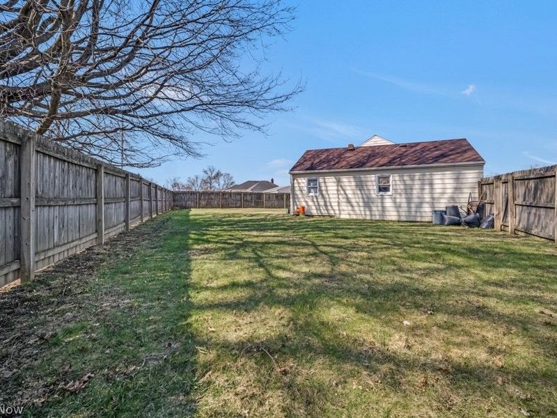 8023 Ivandale, Parma, OH 44129 Photo 32