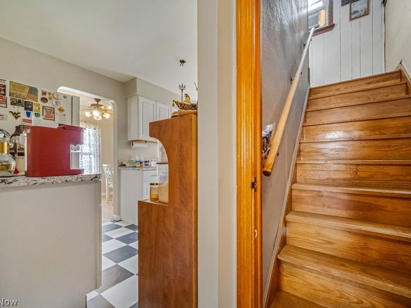 8023 Ivandale, Parma, OH 44129 Photo 9