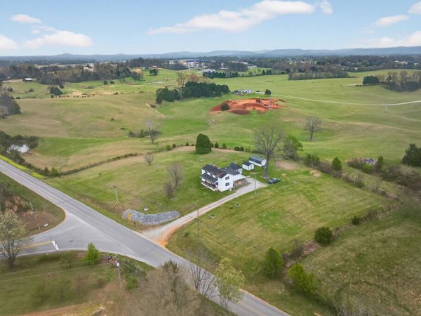 1298 S Bunker Hill Rd , Sparta, TN 38583